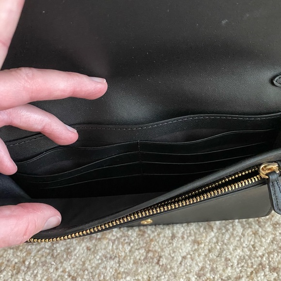 Coach Anna Foldover Clutch Crossbody In Signature Canvas NWOT - Picture 9 of 10